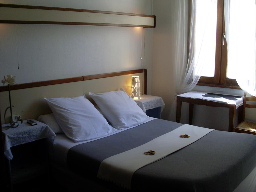 Hotel Innova Cardabella アヴィニョン エクステリア 写真