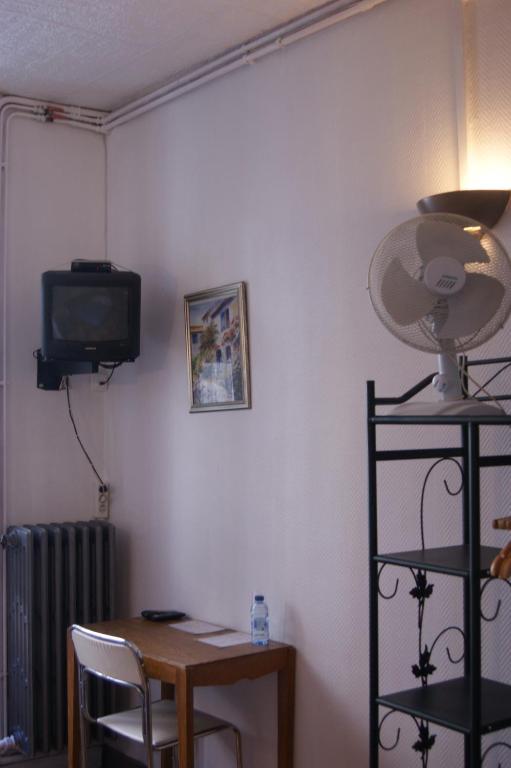 Hotel Innova Cardabella アヴィニョン 部屋 写真
